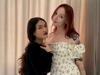 AmityAndLinn's Live Sexchat